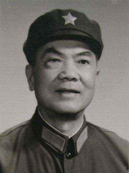 他曾任广西省第一书记，本可授上将衔，他却把军衔让给了副书记