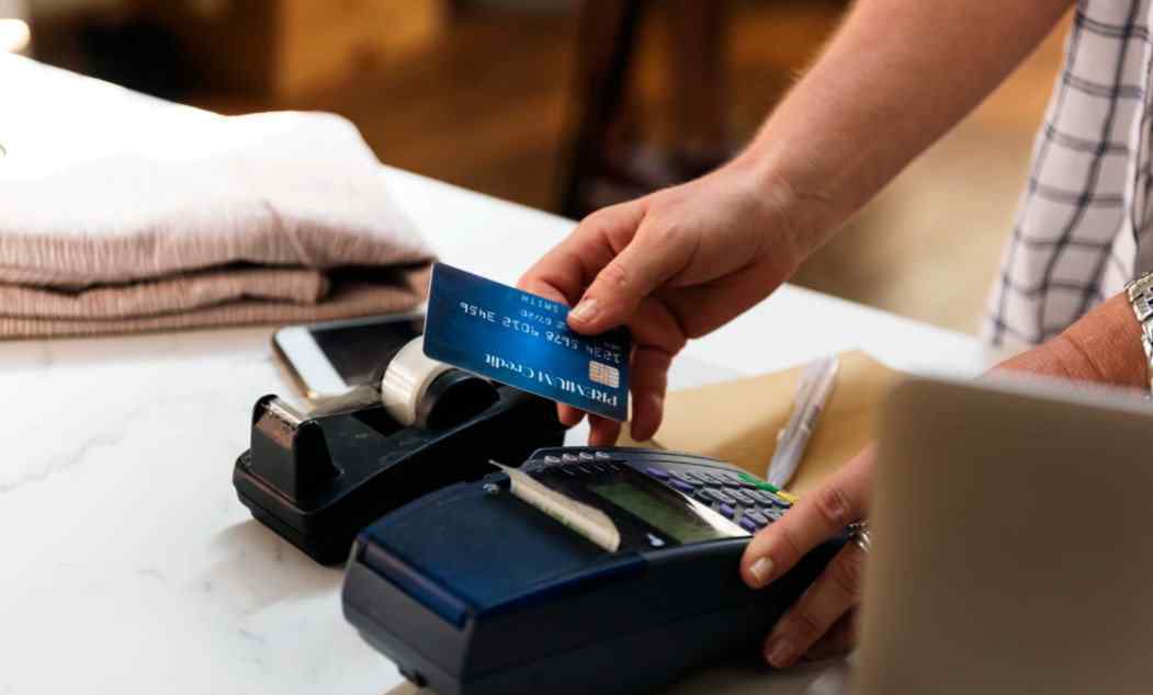 第一张信用卡办哪个好 第一次办信用卡哪个好 第一次办信用卡哪个银行好申请