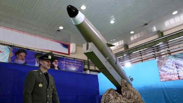 沙特展现“智能化征服者”弹道导弹