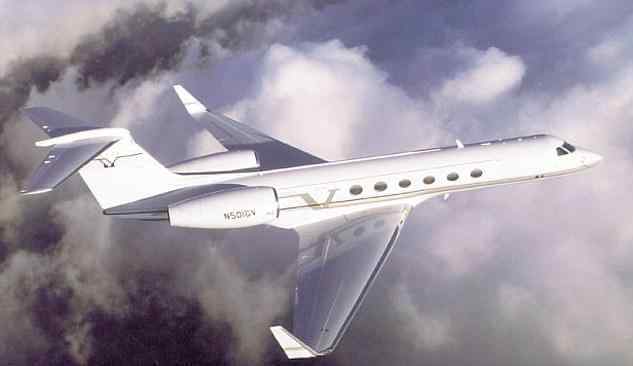 梅威瑟有多少钱 梅威瑟晒私人飞机 养架飞机多少钱？