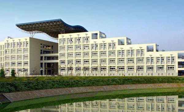 江汉大学招生网 江汉大学2020年招生计划 录取分数线预估