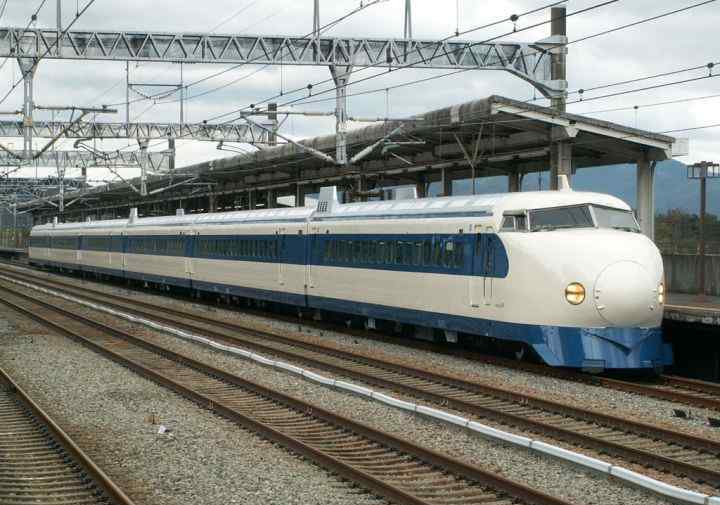 京沪线上的CRH2A高铁E3系:一九九七年