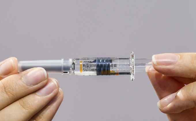 浦东机场高风险岗位新冠疫苗应急接种 网友：做好防护措施呀