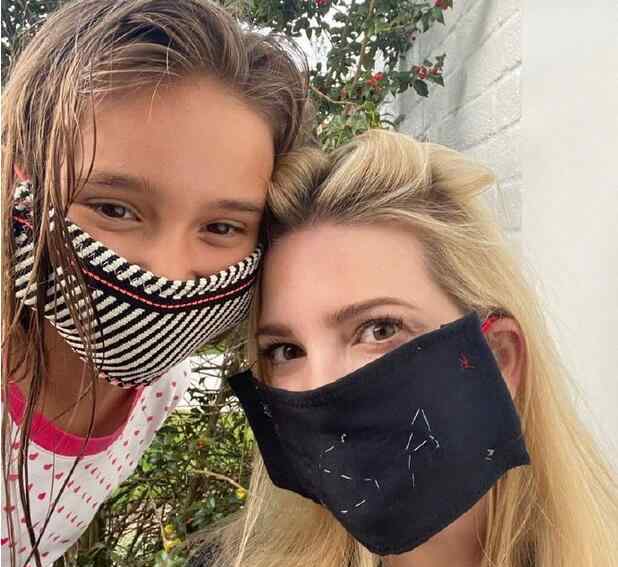 伊万卡和女儿晒自制口罩 暖心！伊万卡和女儿晒自制口罩 与女儿伊莎贝尔互做口罩