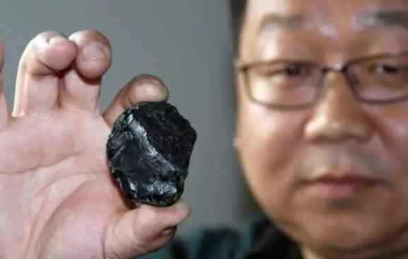 煤精 知道煤精是啥吗？厉害了，菏泽发现一稀世宝石矿