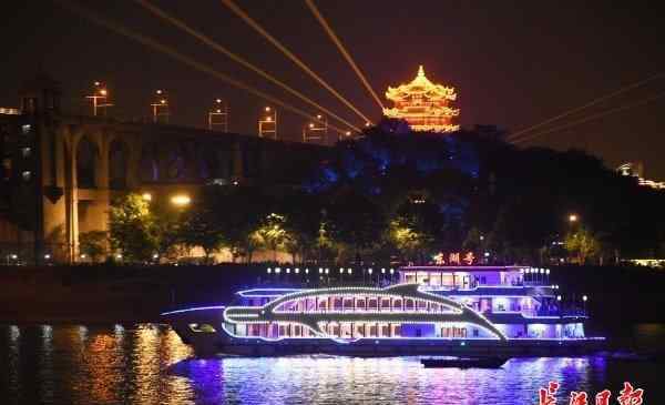 武汉旅游年卡长江游船 武汉两江游船复航 游客：今天看长江，更美了！