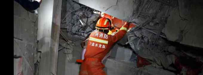 突发！贵州六盘水在建厂房局部垮塌 已致1人死亡2人仍被困