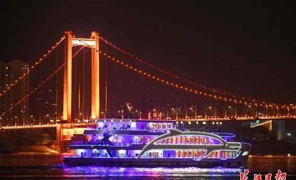 武汉旅游年卡长江游船 武汉两江游船复航 游客：今天看长江，更美了！