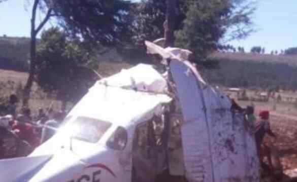 2女 实拍!惨烈!肯尼亚飞机坠毁 3男2女5名乘客全部遇难