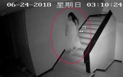 私家珍藏小胸小屁股150 戏精本精!男群演变装偷裙子 变态男"珍藏"150余件女装竟干这事