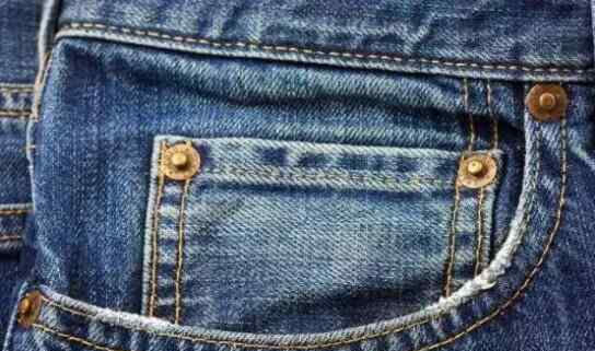 牛仔裤扣子 惊!牛仔裤上的小纽扣作用竟是这 1873年第一次出现在Levi’s上