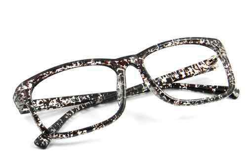 板材镜架 眼镜架什么材料的好 眼镜架的材料分类与特点