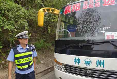 郑勇 湖北襄阳牺牲民警郑勇：人民警察就得为人民服务