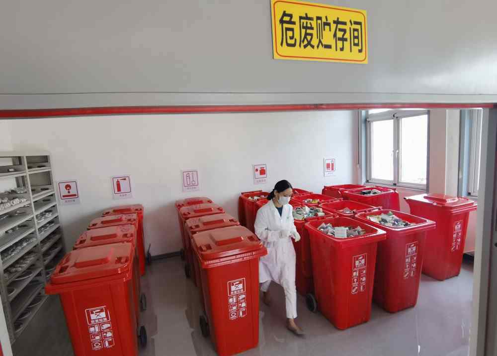 郑州市环保局 分拣中心有害垃圾贮存量最快半年就饱和！郑州市环保局：会尽快联系下游企业