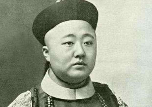 郑亲王 中国最后一个王爷，铁帽子王爷郑亲王昭煦。但结局令人唏嘘