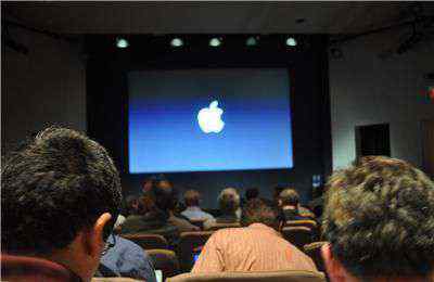 乔布斯苹果4发布会 直击苹果关于iPhone 4问题新闻发布会
