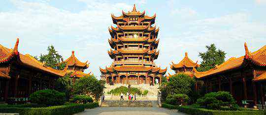 黄鹤楼位于哪里 黄鹤楼在哪里，湖北武汉长江边的蛇山上！