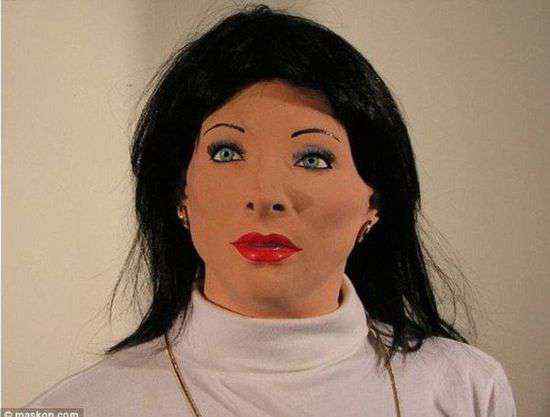 硅胶面具 极端异装癖：女性硅胶面具里的男人