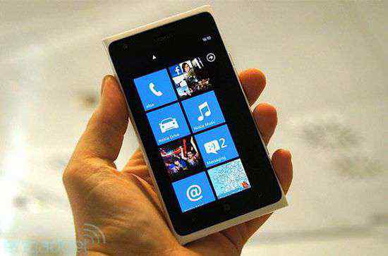 诺基亚610 诺基亚发布Lumia610等多款智能手机新品