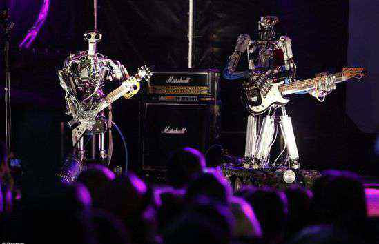 我伙呆 我伙呆：全球唯一机器人摇滚乐队亮相莫斯科
