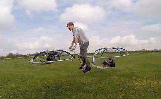 悬浮自行车 英国小伙发明悬浮自行车 能飞起来