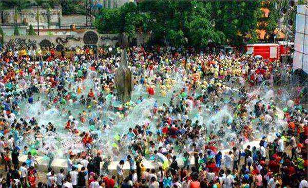 龙船节是哪个民族的节日 泼水节是哪个民族的节日，傣族!