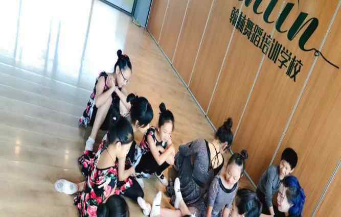 武汉暑期学舞蹈 武汉翰林舞蹈培训学校 暑期班结课了
