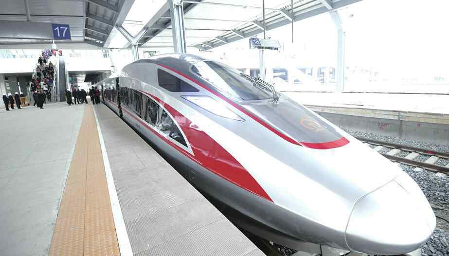 济青高铁吧 83分钟速度与“济青” 记者跟随试验列车体验济青高铁全新速度