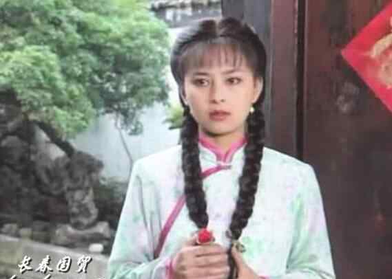 演员何音 “最美琼瑶女郎”何音16岁儿子近照曝光，继承了父母的颜值基因