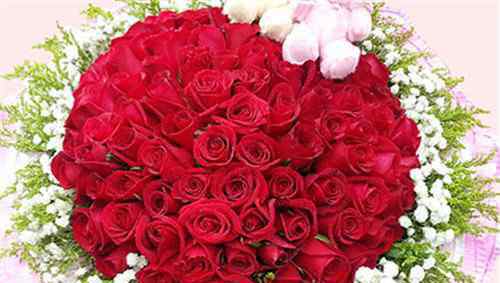 玫瑰花的包装 玫瑰花怎么包装 几种常见的玫瑰包装法