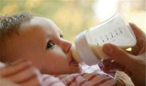 宝宝多大可以换奶粉 婴儿奶粉可以换牌子吗 给宝宝换奶粉需注意的几点
