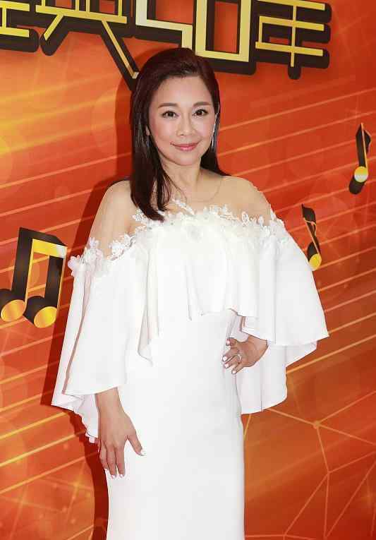 王宝强经纪人 她比王宝强还惨，被经纪人骗走全部家产，如今49岁无法生育