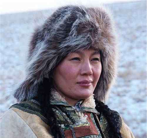 鄂布斯 蒙古演员昂哈尼玛个人资料大揭密  担任《狼图腾》女主角