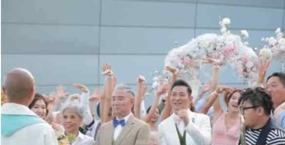 刘德华结婚了吗 一场迟到30年的“婚礼”，57岁刘德华一句话表白爱妻 网友，泪目