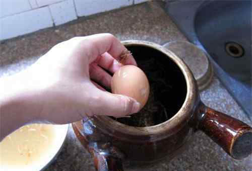 白莲须煲鸡蛋 白莲须煲鸡蛋怎么做 白莲须煲鸡蛋有什么功效