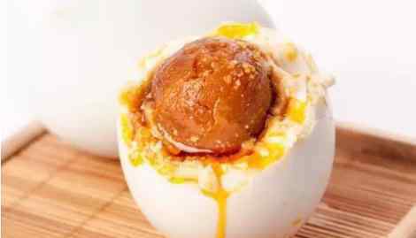 家庭腌咸鸡蛋的土方法 家庭版腌咸鸡蛋的做法步骤
