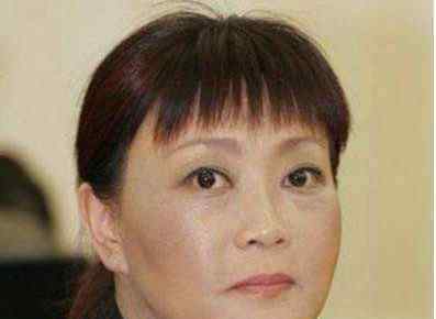 杨蕾的现任老公 小品演员杨蕾婚姻受挫，退出春晚十年，如今终于复出