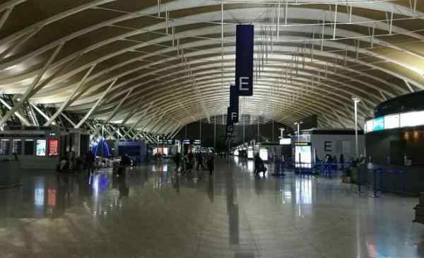 上海机场关闭 上海浦东机场过夜攻略 怎么在上海机场过夜