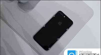 iphone7亮黑色 iPhone7黑色和亮光黑哪个好看 iPhone7黑色和亮光黑区别在哪