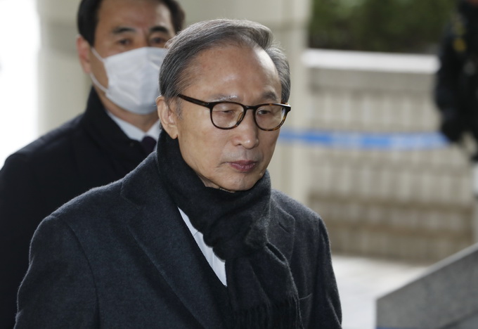 184人！首尔关押李明博看守所现集体感染 李明博检查结果为阴性