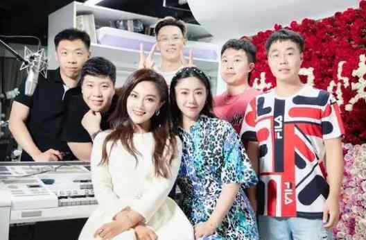 玖月奇迹女的叫什么名字 玖月奇迹王小玮婚变怎么回事？ 王小海和王小玮感情现状引热议