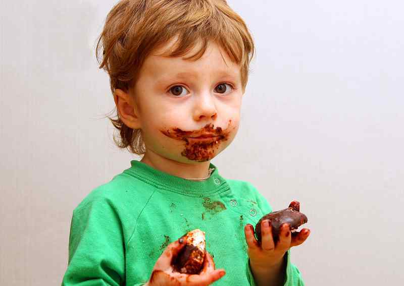 小孩爱吃糖的全部作品 孩子爱吃糖有4大危害，特别是第二种最严重，家长值得注意！