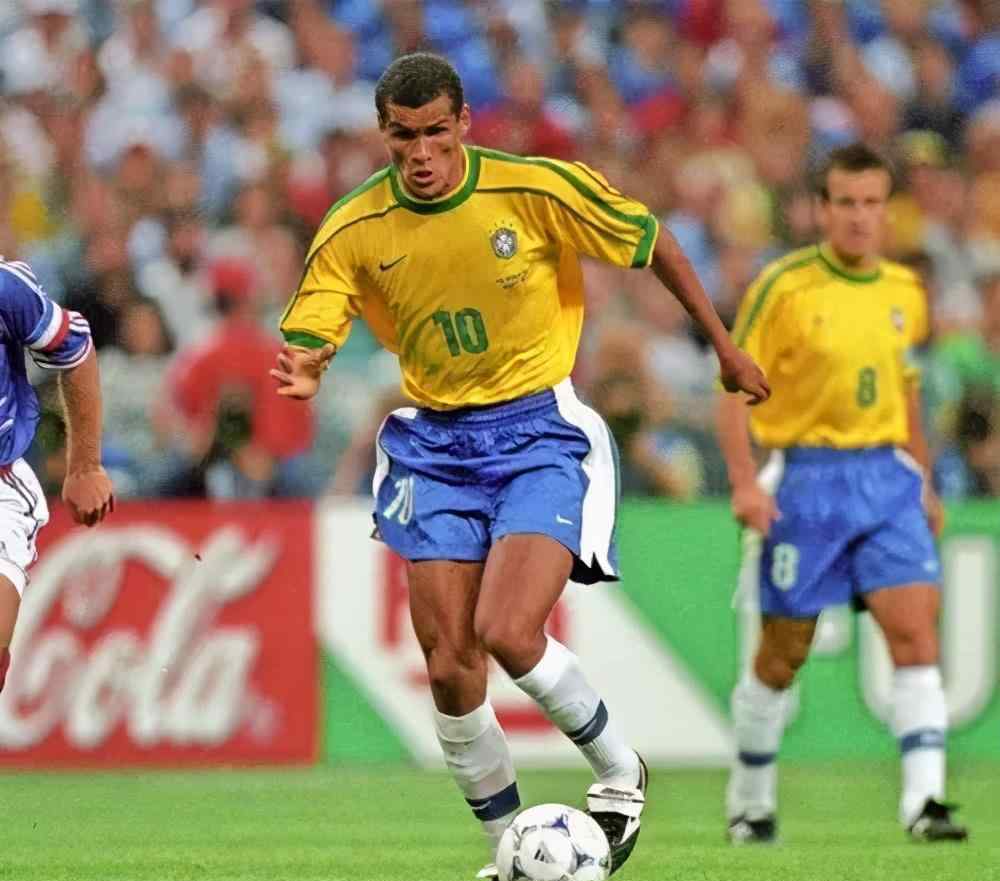 巴西足球明星 巴西足球史上五大巨星，小罗只排第三，内马尔还不够格！