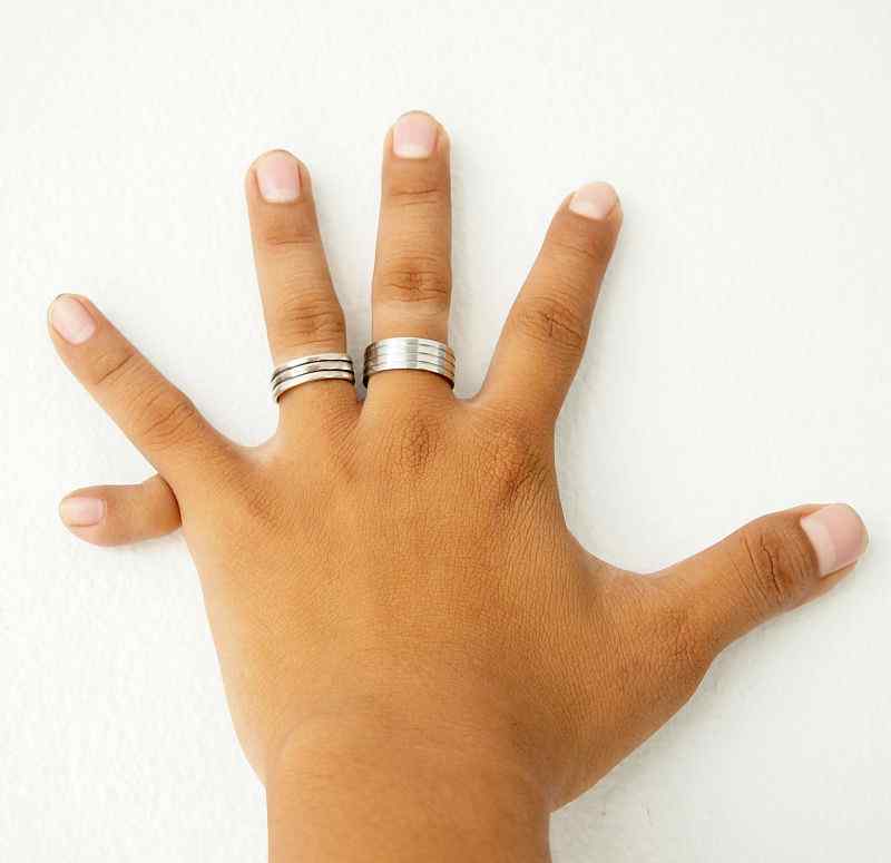 六指是什么原因导致的 为什么有的人长了6根手指？多的手指代表着什么？