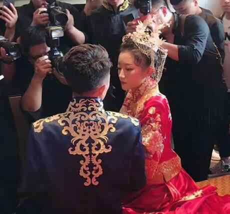 苏醒回应人气低 苏醒现身牌牌琦小伊伊婚礼 他们两个人是怎么认识的呢