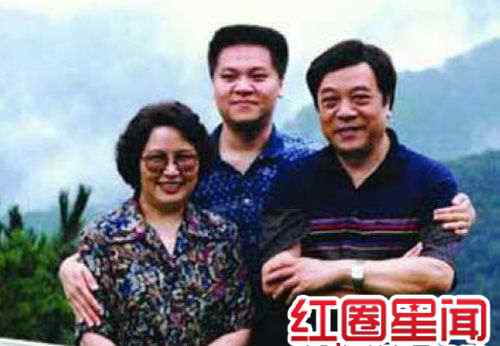 赵忠祥现任妻子 赵忠祥老婆家庭背景资料简介 赵忠祥老婆和儿子分别叫什么名字