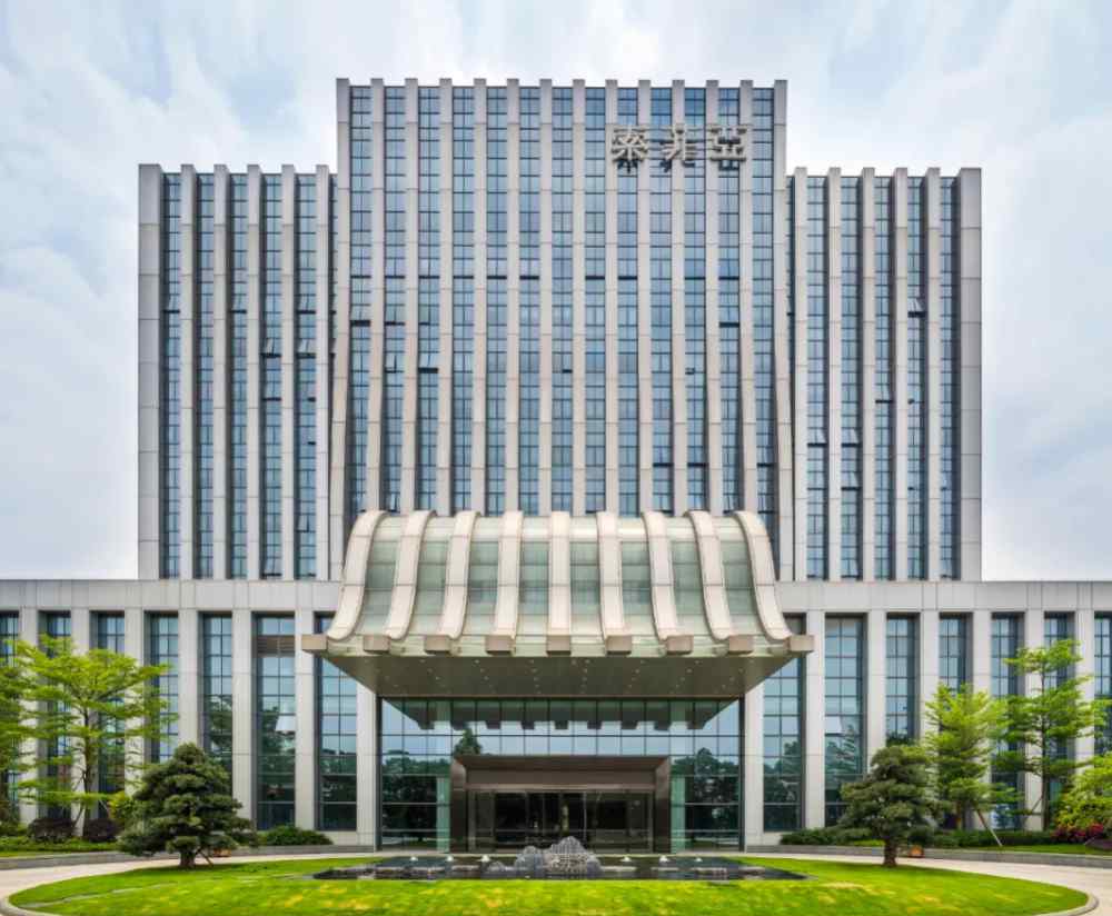 索菲亚知识社区 “全球定制之都”高峰论坛举办，索菲亚副总裁张挺分享美好生活解决方案