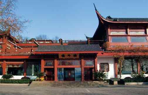 杭州楼外楼 清明杭州餐饮火爆 楼外楼一天卖3000多块东坡肉