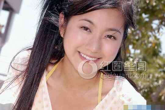 王浩信陈自瑶结婚照 陈自瑶出柜为什么结婚 陈自瑶与王浩信离婚真相