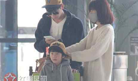 寇静图片 深扒张亮寇静是怎么认识的 张亮晒女儿萌照这吃相有点猛